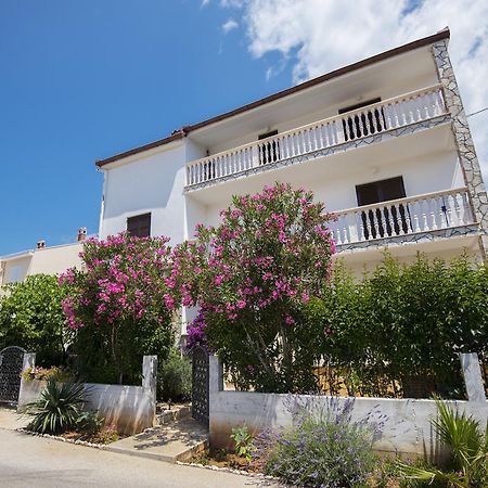 Apartments Petrcane Welcome Exterior foto