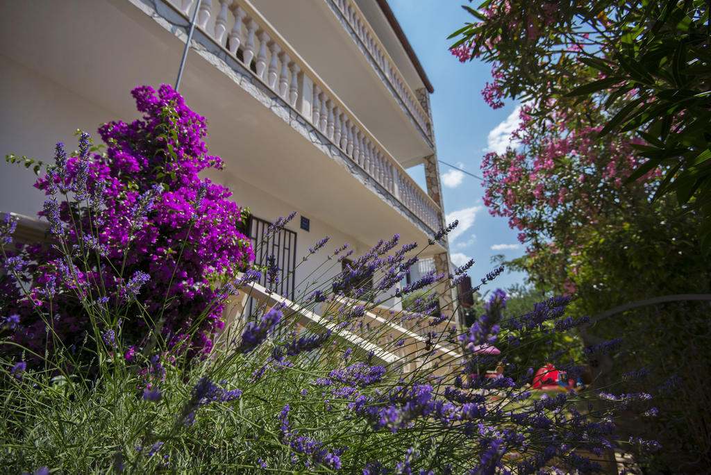 Apartments Petrcane Welcome Exterior foto